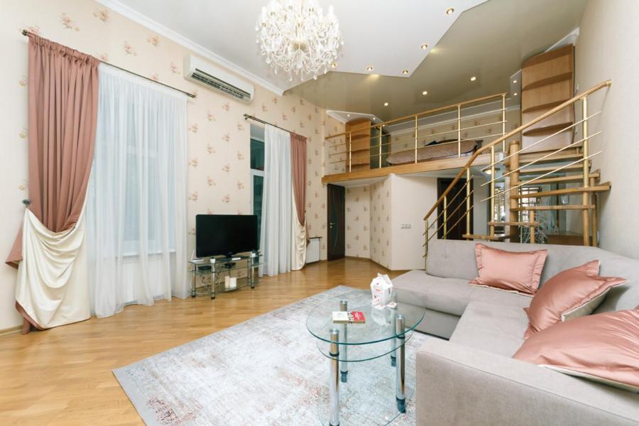 קייב Stylish Two-Level Flat 2 Min From Khreschatyk מראה חיצוני תמונה
