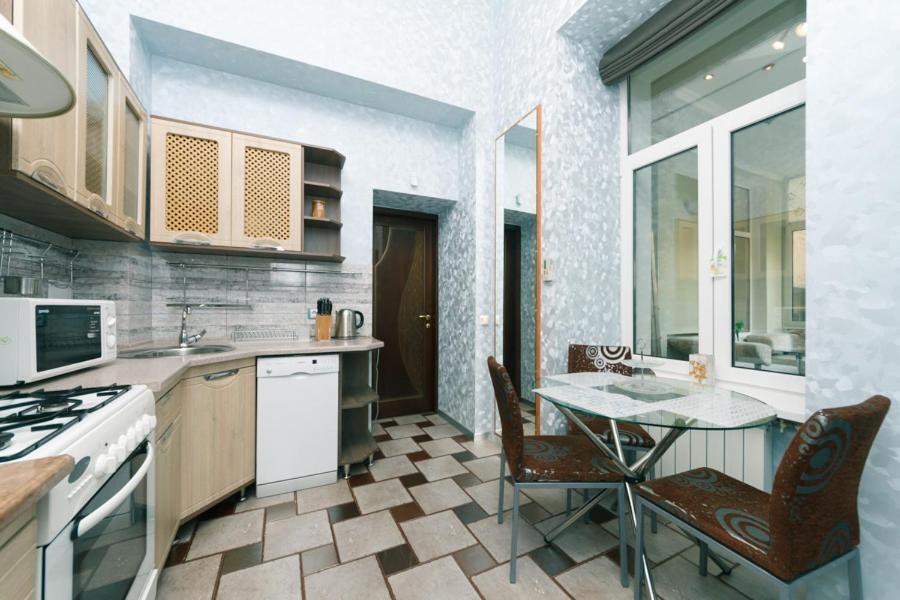 קייב Stylish Two-Level Flat 2 Min From Khreschatyk מראה חיצוני תמונה