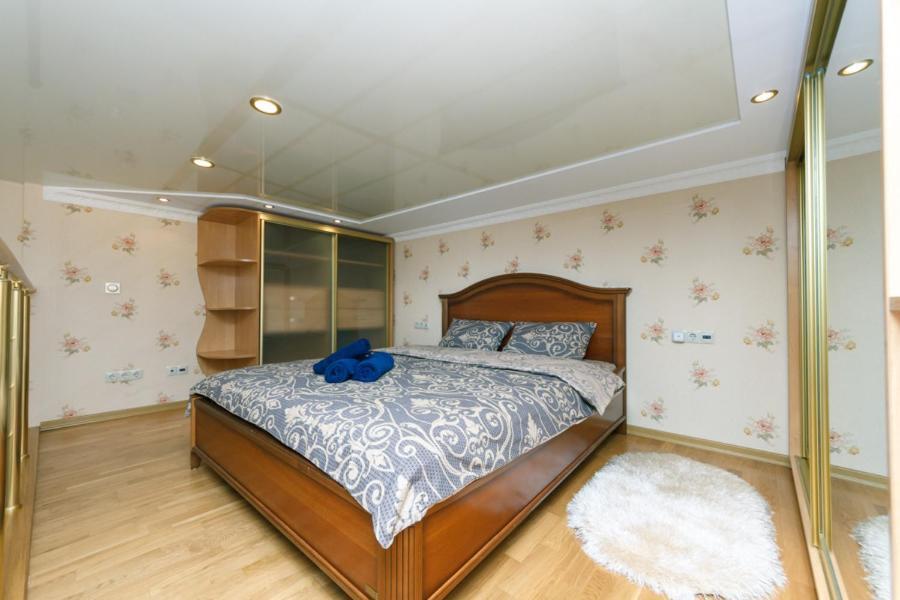 קייב Stylish Two-Level Flat 2 Min From Khreschatyk מראה חיצוני תמונה